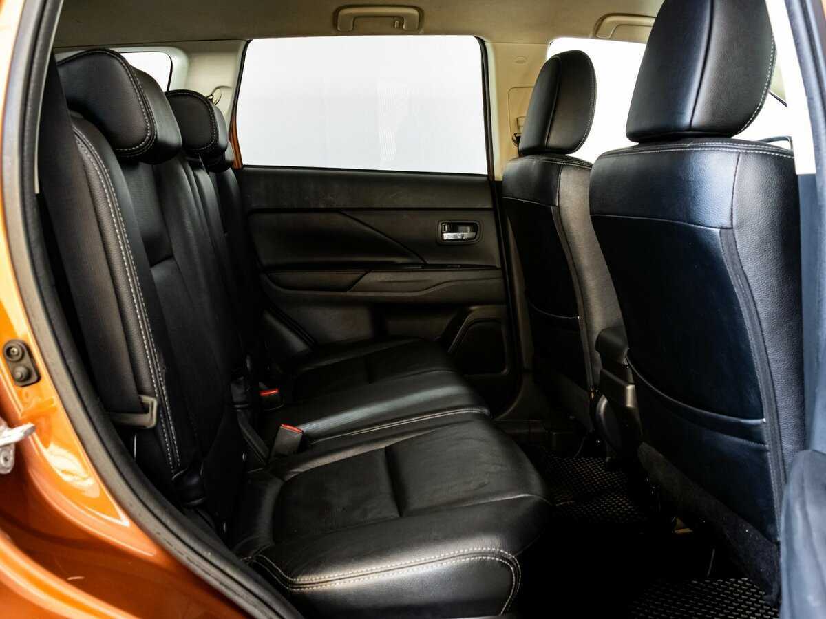 Mitsubishi Outlander с пробегом — 2012 год. Фото: #12