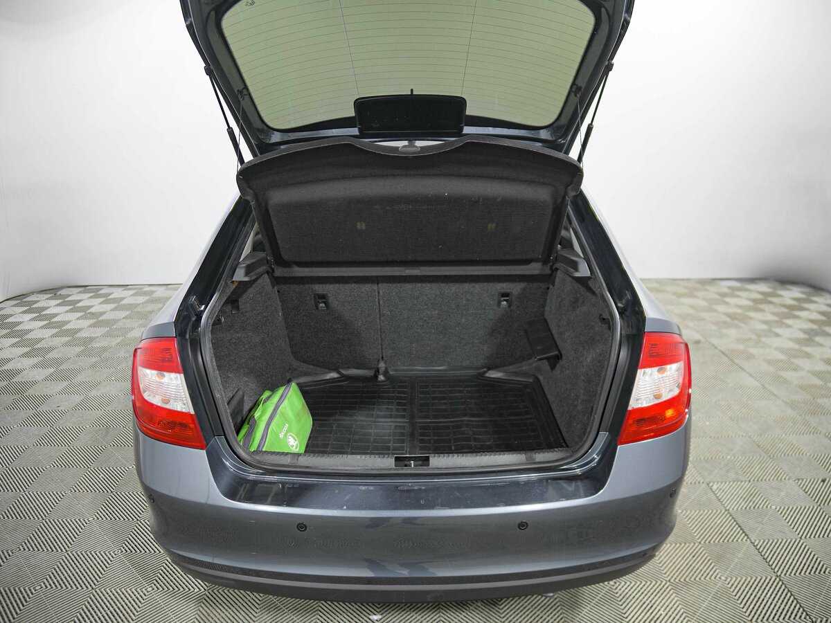 Skoda Rapid с пробегом — 2015 год. Фото: #13