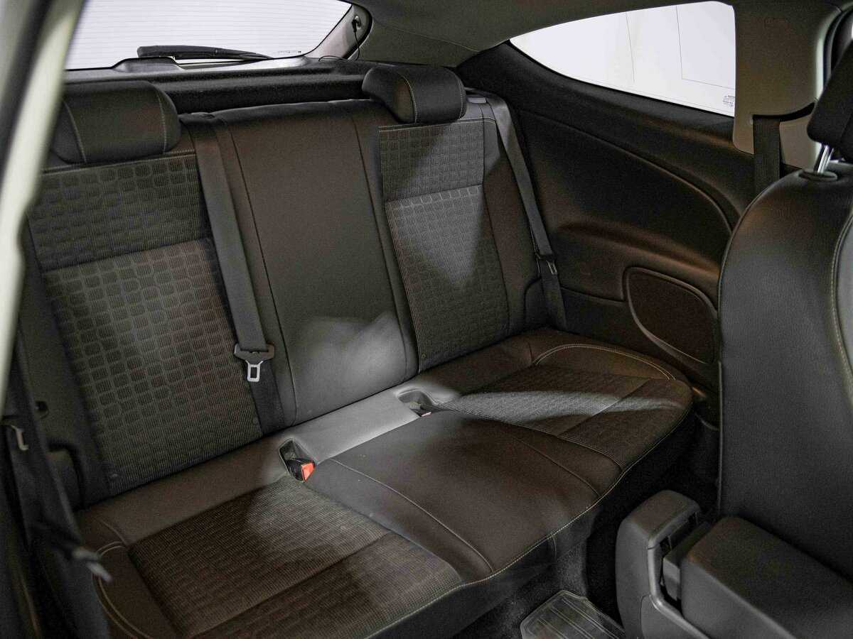 Opel Astra с пробегом — 2012 год. Фото: #12