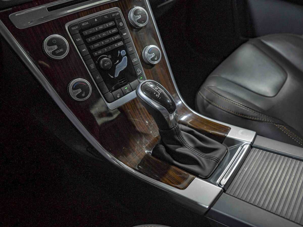 Volvo XC60 с пробегом — 2015 год. Фото: #10