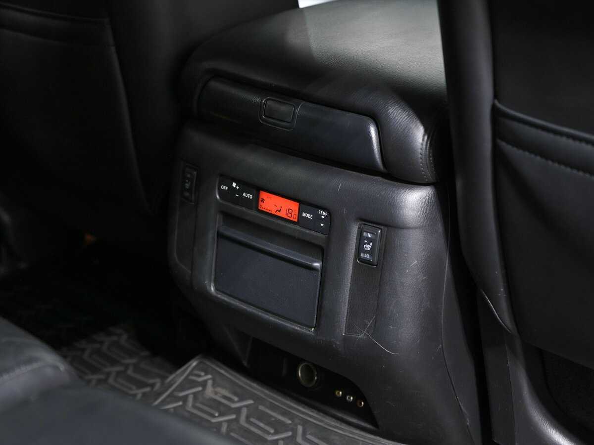 Nissan Patrol с пробегом — 2012 год. Фото: #20