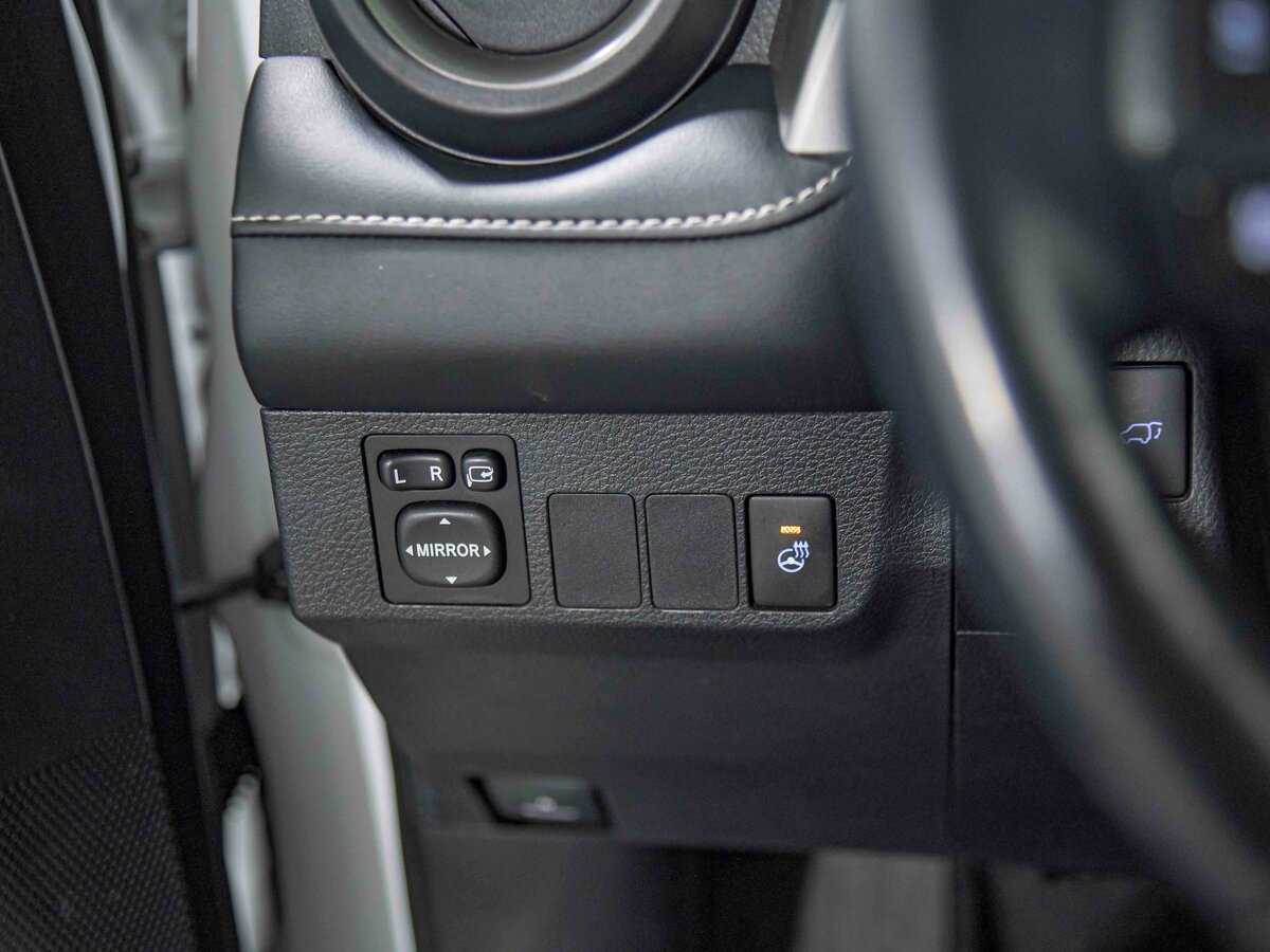 Toyota RAV4 с пробегом — 2018 год. Фото: #11