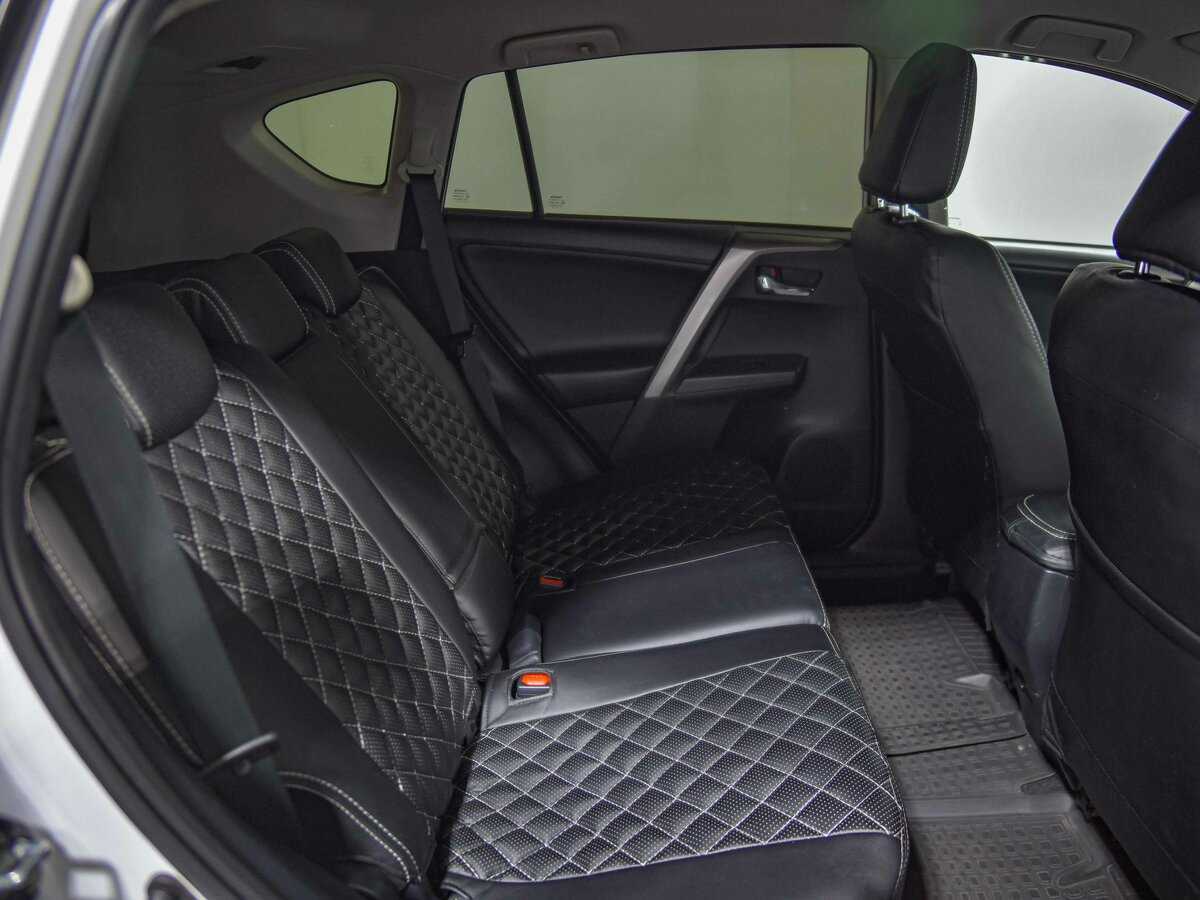 Toyota RAV4 с пробегом — 2018 год. Фото: #13