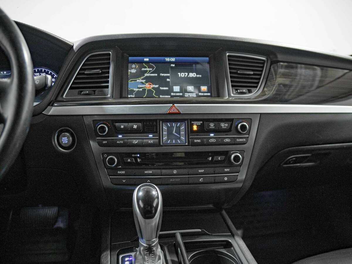 Hyundai Genesis с пробегом — 2014 год. Фото: #11