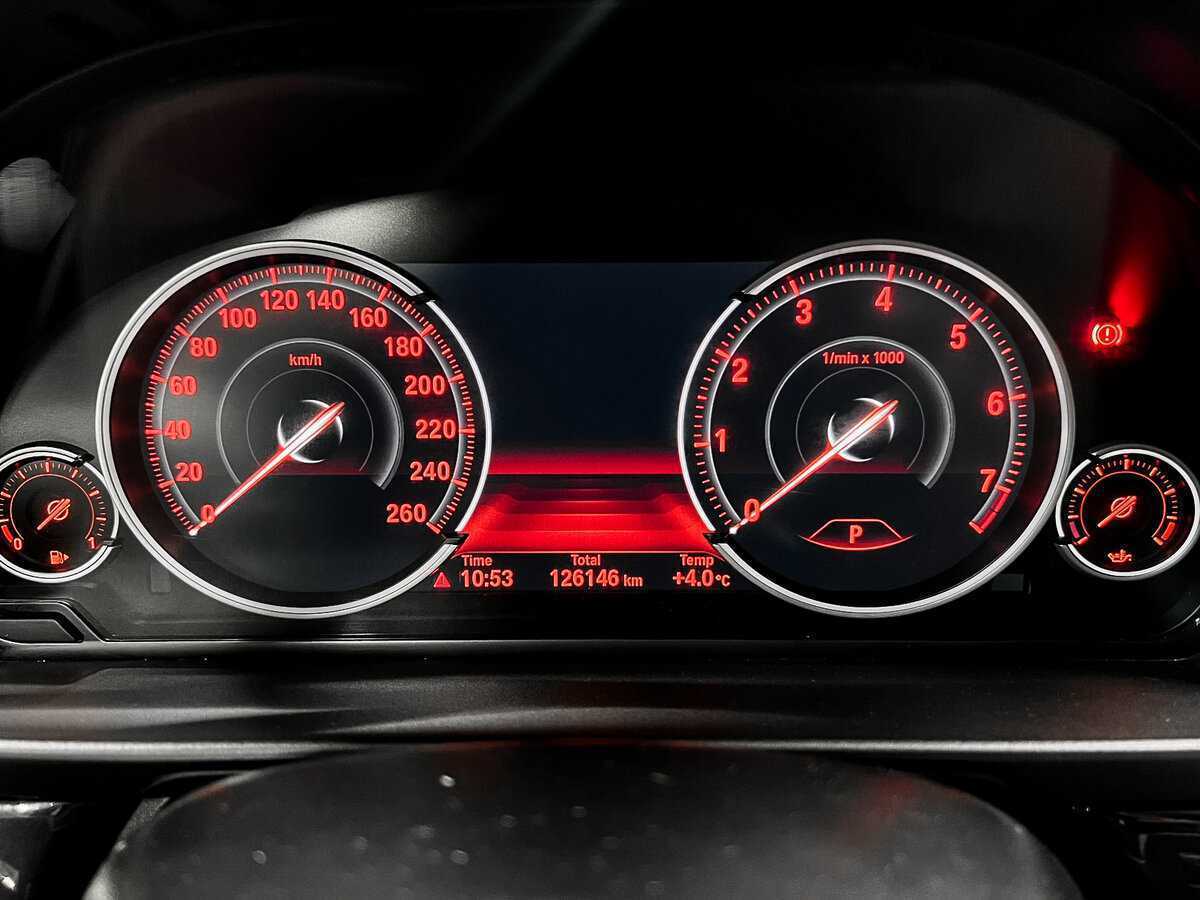 BMW 5 серии с пробегом — 2015 год. Фото: #12