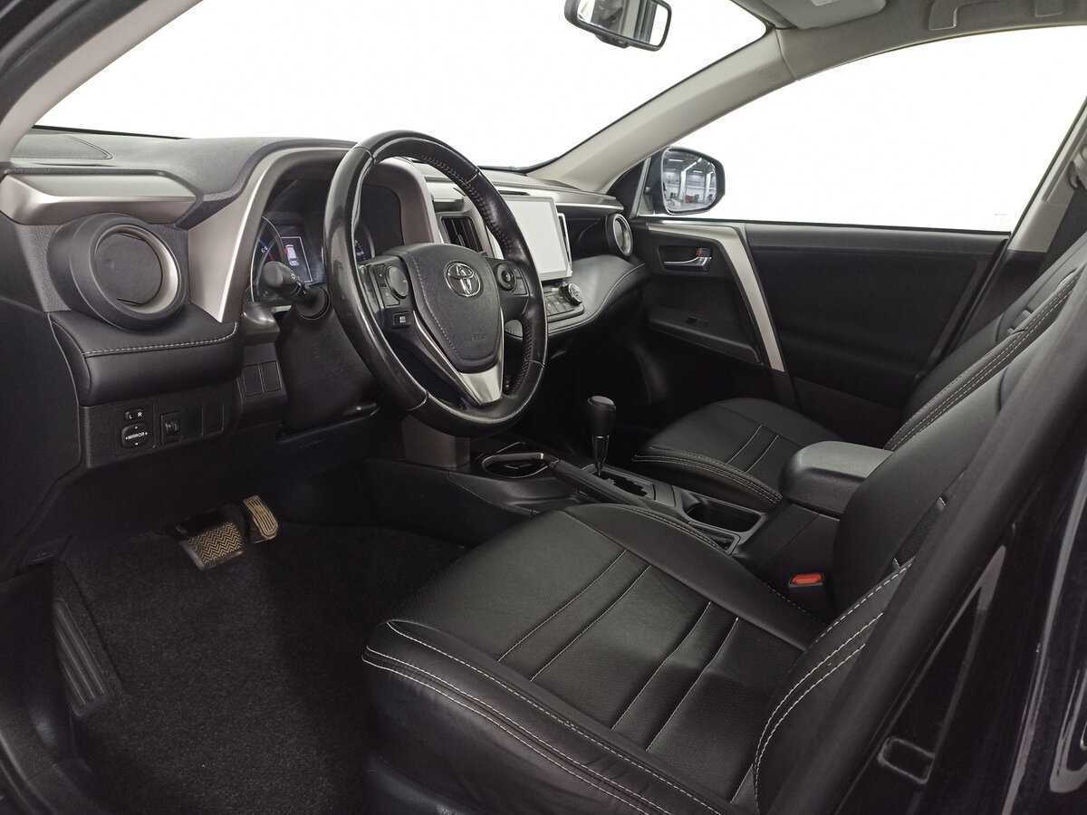 Toyota RAV4 с пробегом — 2019 год. Фото: #15