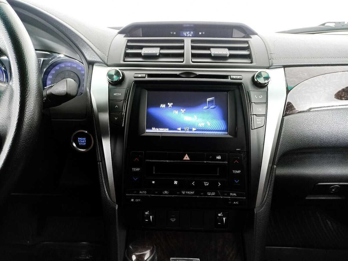 Toyota Camry с пробегом — 2017 год. Фото: #14