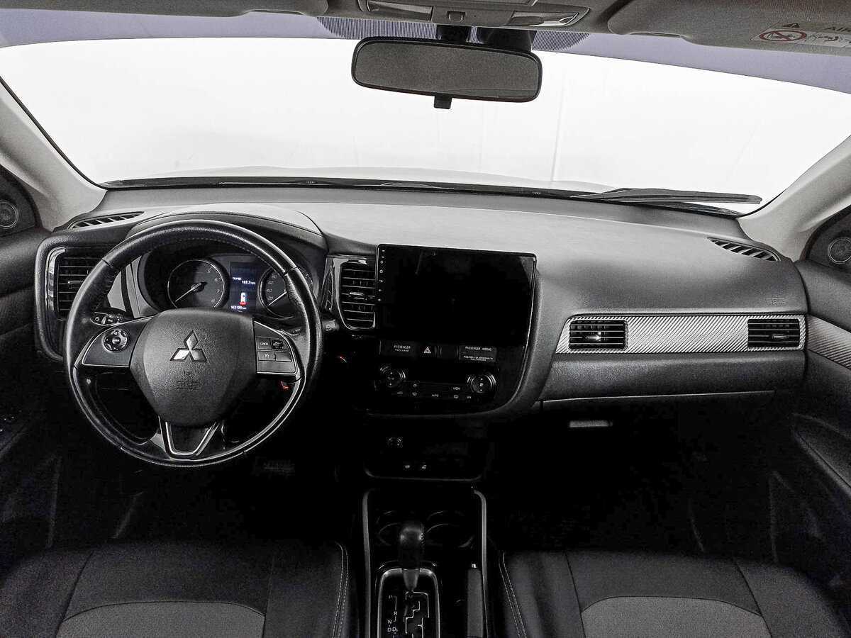 Mitsubishi Outlander с пробегом — 2018 год. Фото: #12