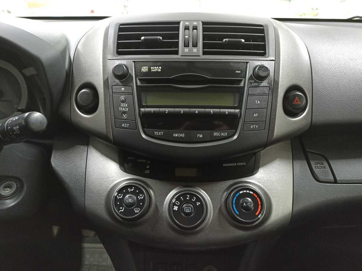 Toyota RAV4 с пробегом — 2012 год. Фото: #14