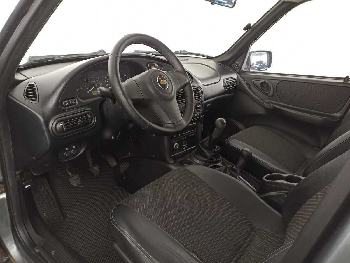Chevrolet Niva с пробегом — 2014 год. Фото: #15