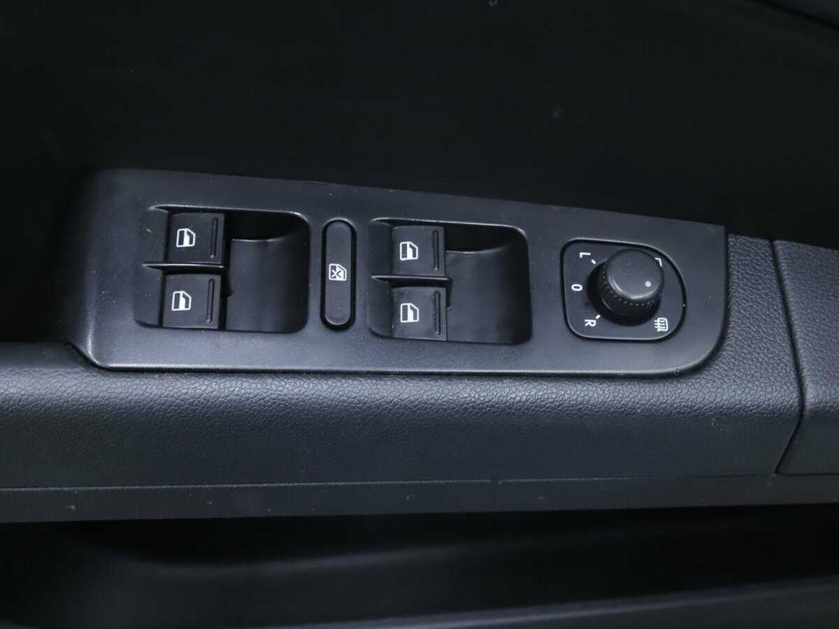 Skoda Superb с пробегом — 2013 год. Фото: #7