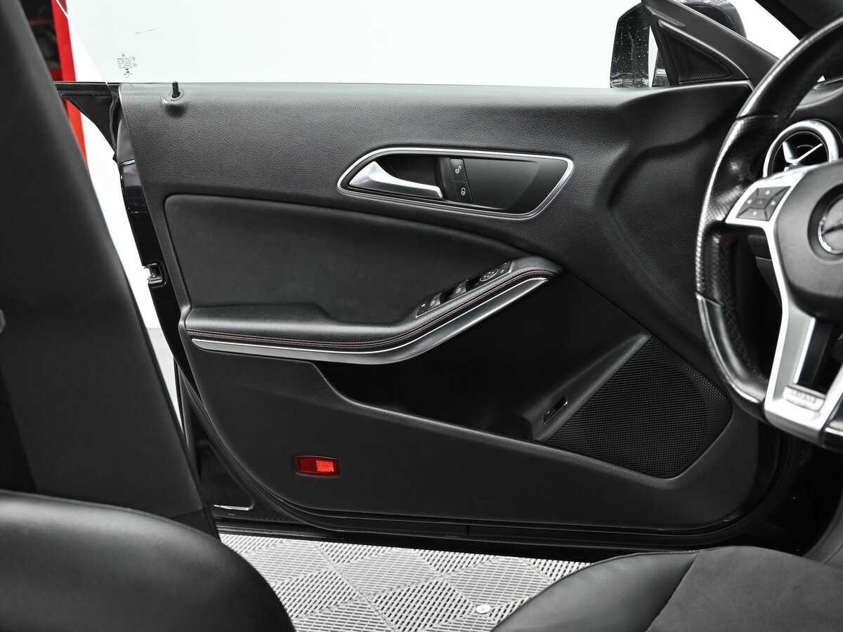 Mercedes-Benz CLA с пробегом — 2013 год. Фото: #8