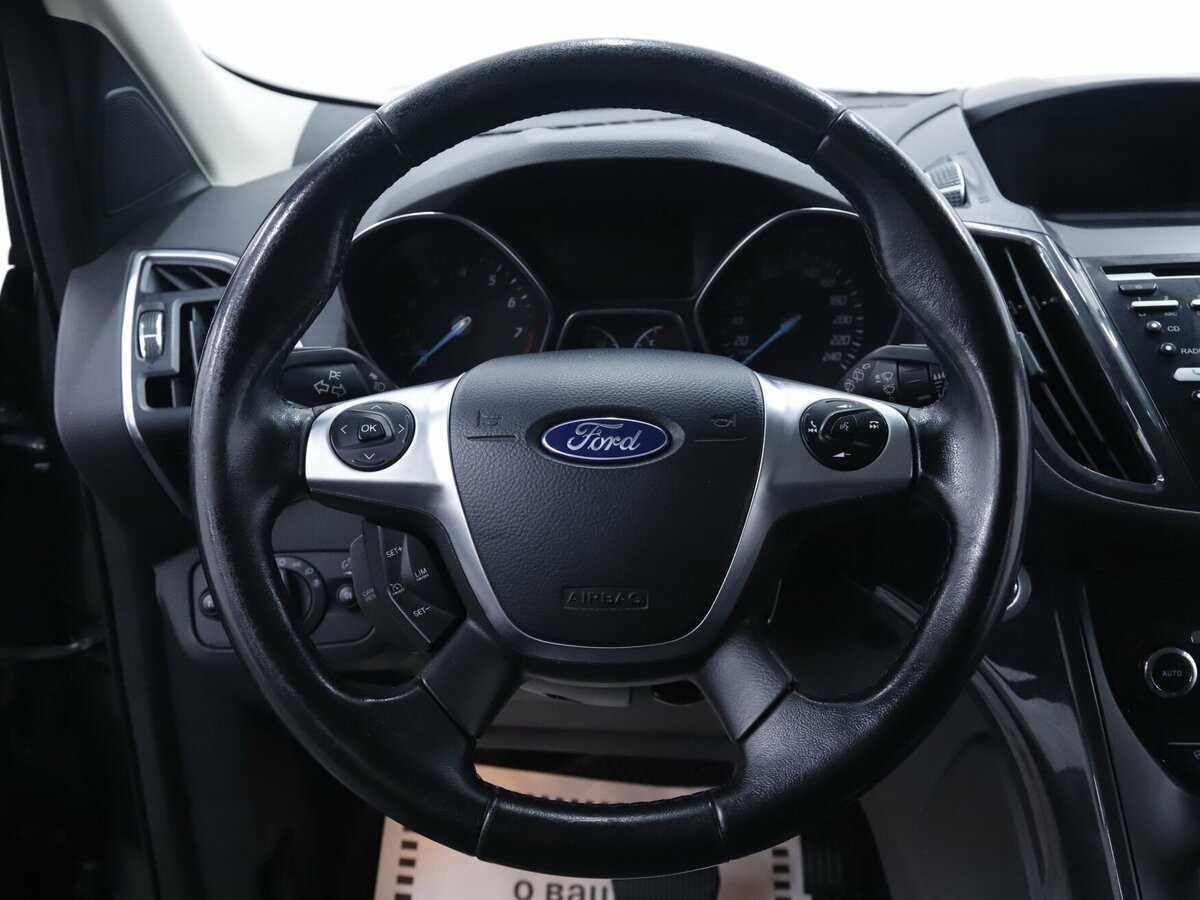 Ford Kuga с пробегом — 2015 год. Фото: #10