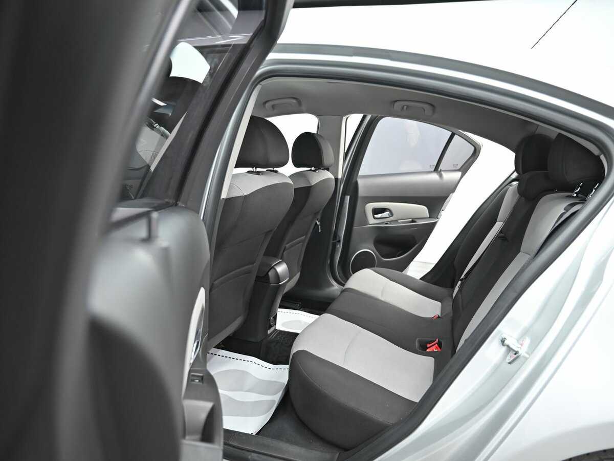 Chevrolet Cruze с пробегом — 2013 год. Фото: #13