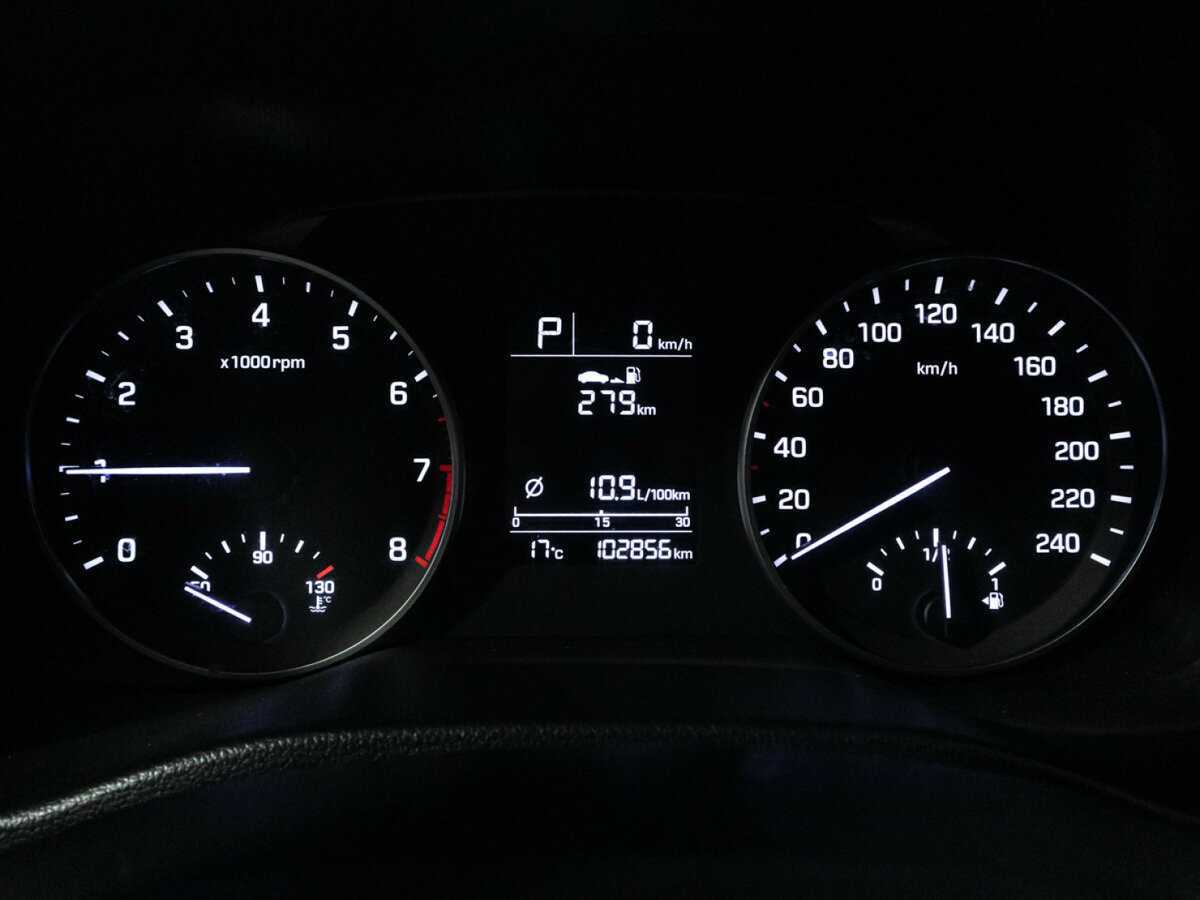 Hyundai Elantra с пробегом — 2017 год. Фото: #11