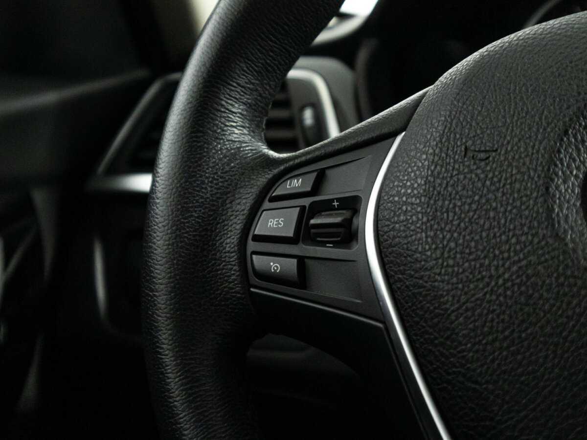 BMW 3 серии с пробегом — 2018 год. Фото: #20