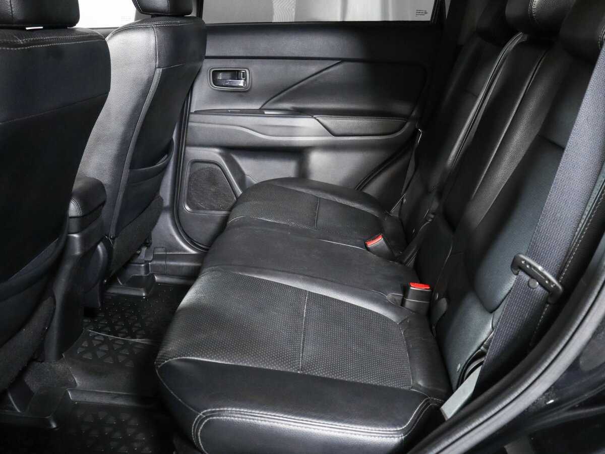 Mitsubishi Outlander с пробегом — 2014 год. Фото: #3