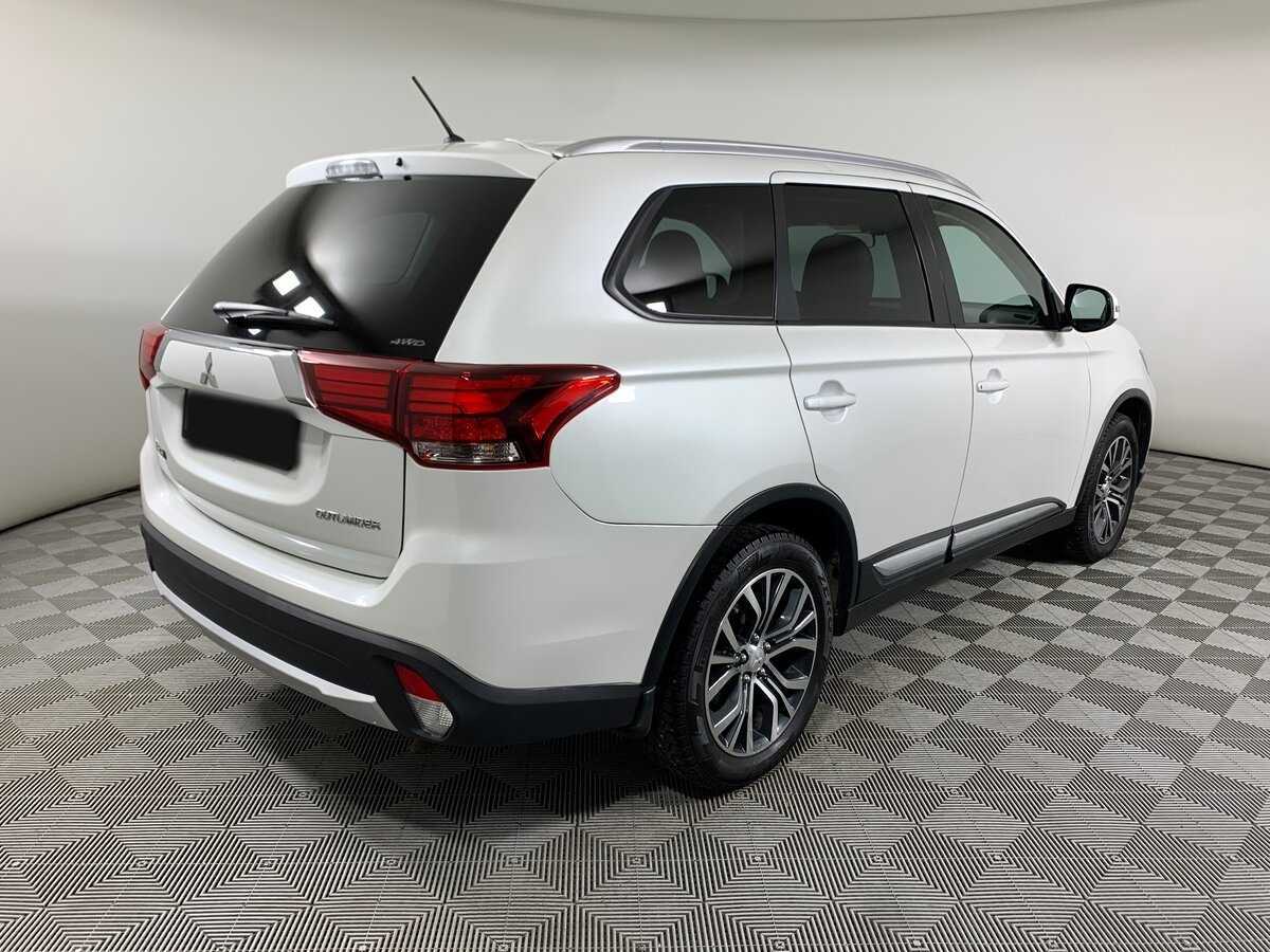 Mitsubishi Outlander с пробегом — 2016 год. Фото: #4