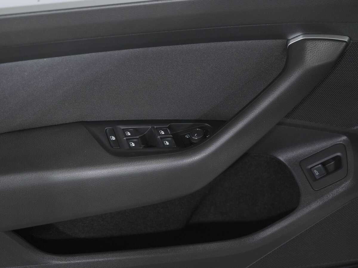 Volkswagen Passat с пробегом — 2015 год. Фото: #13