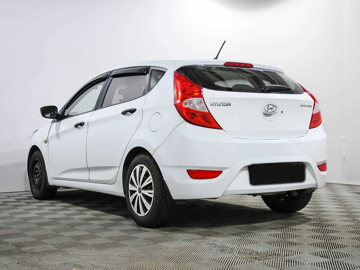 Hyundai Solaris с пробегом — 2013 год. Фото: #5