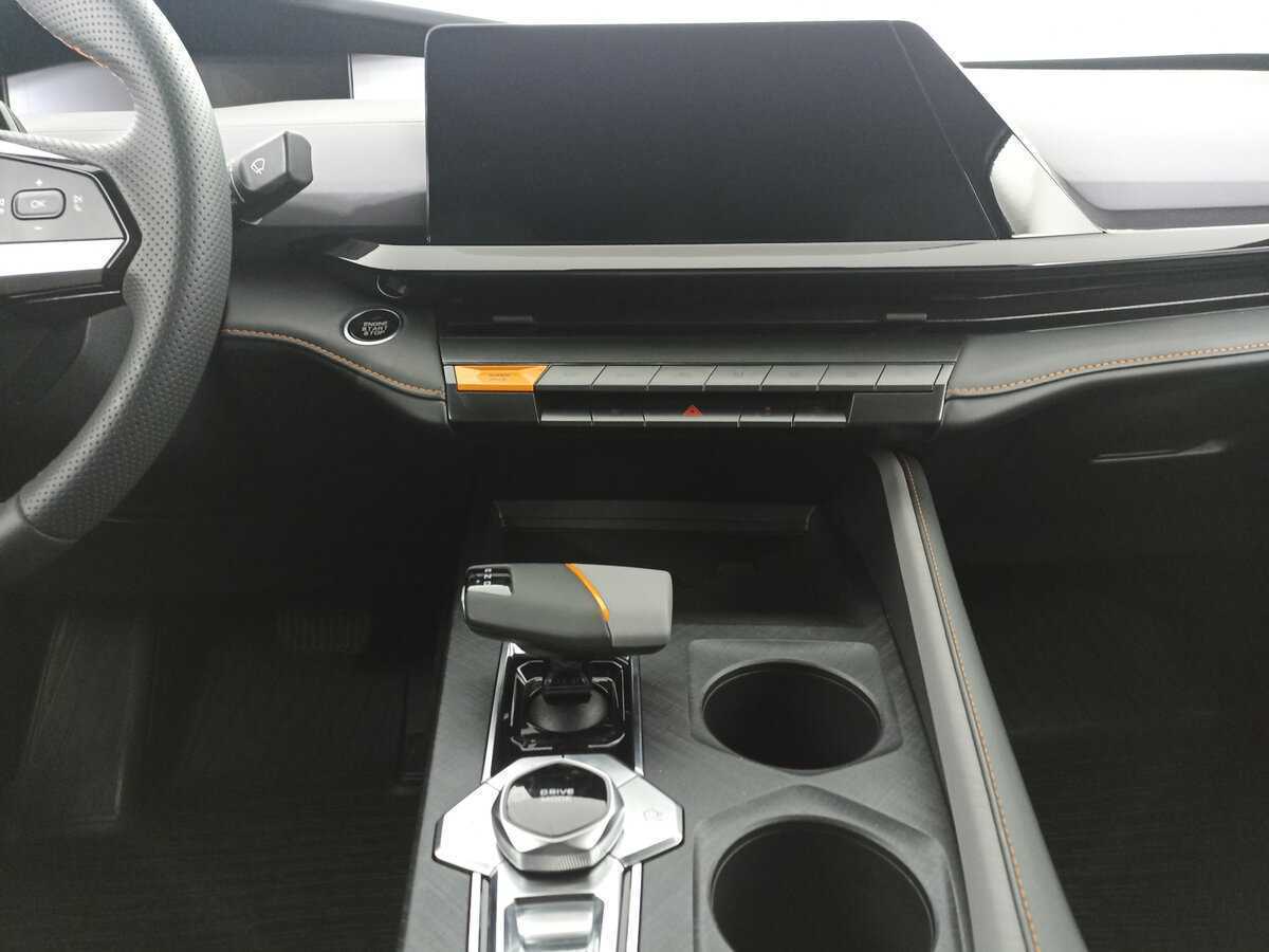 Changan UNI-V с пробегом — 2023 год. Фото: #13