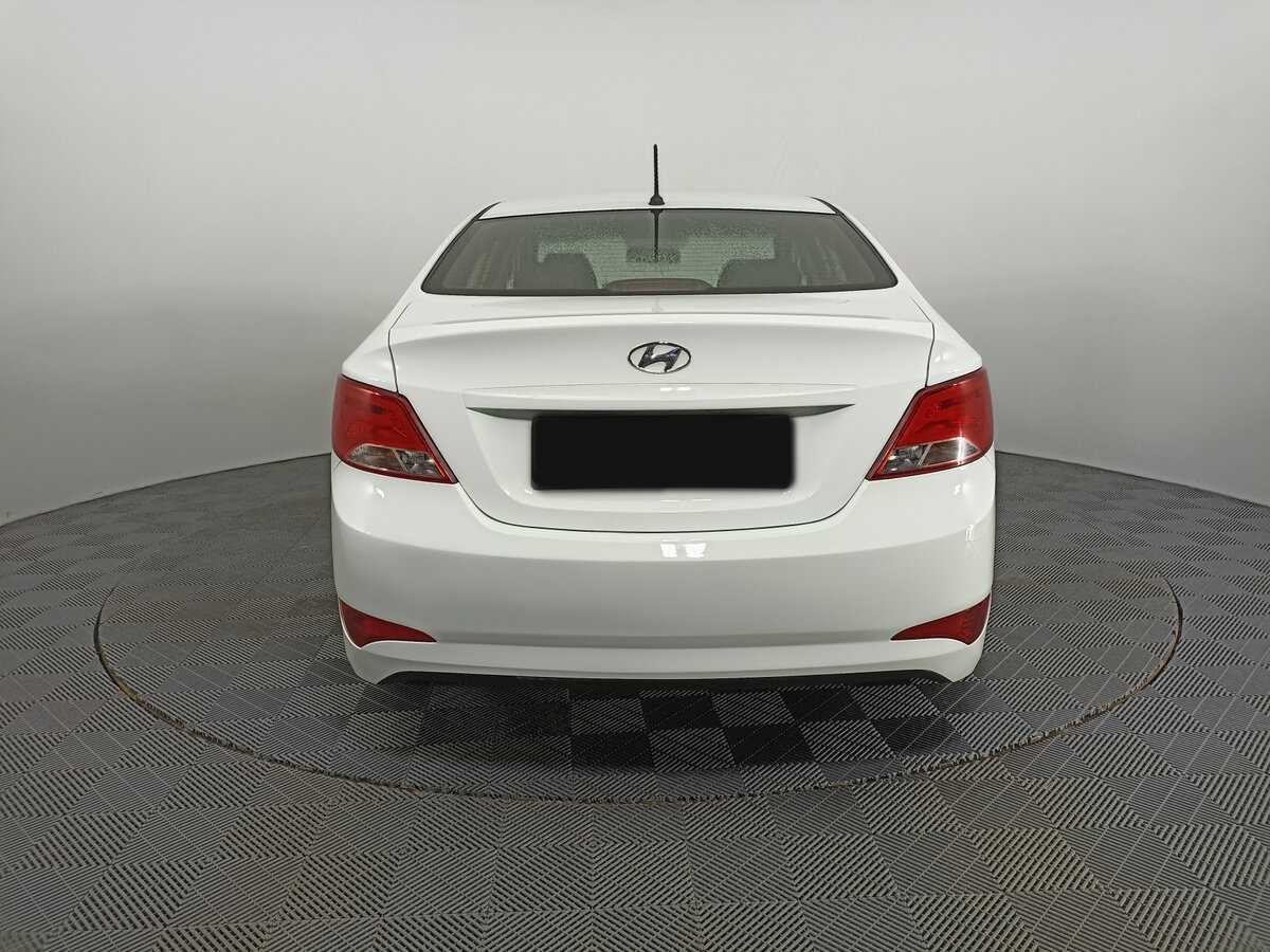 Hyundai Solaris с пробегом — 2015 год. Фото: #5