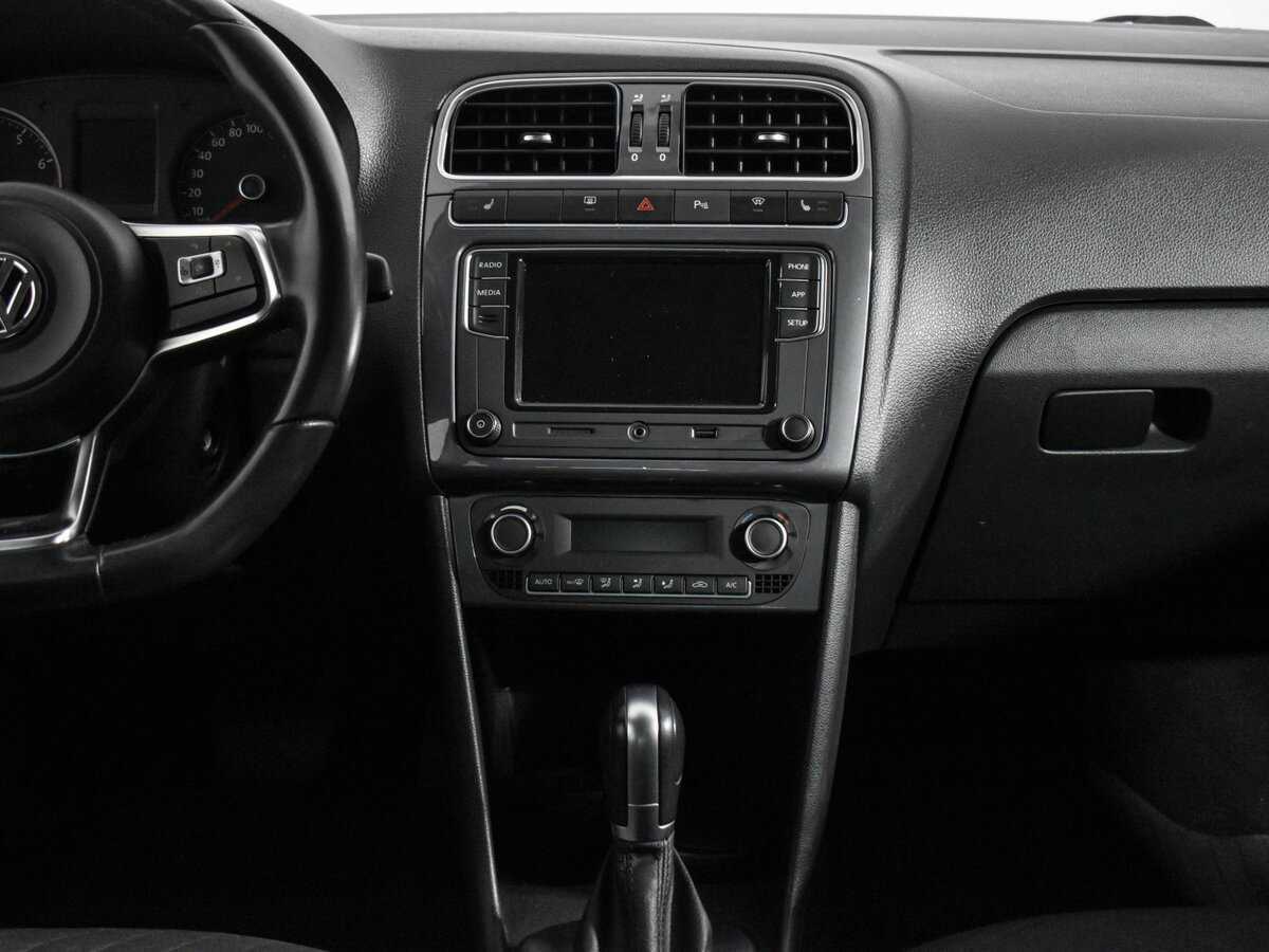 Volkswagen Polo с пробегом — 2019 год. Фото: #12