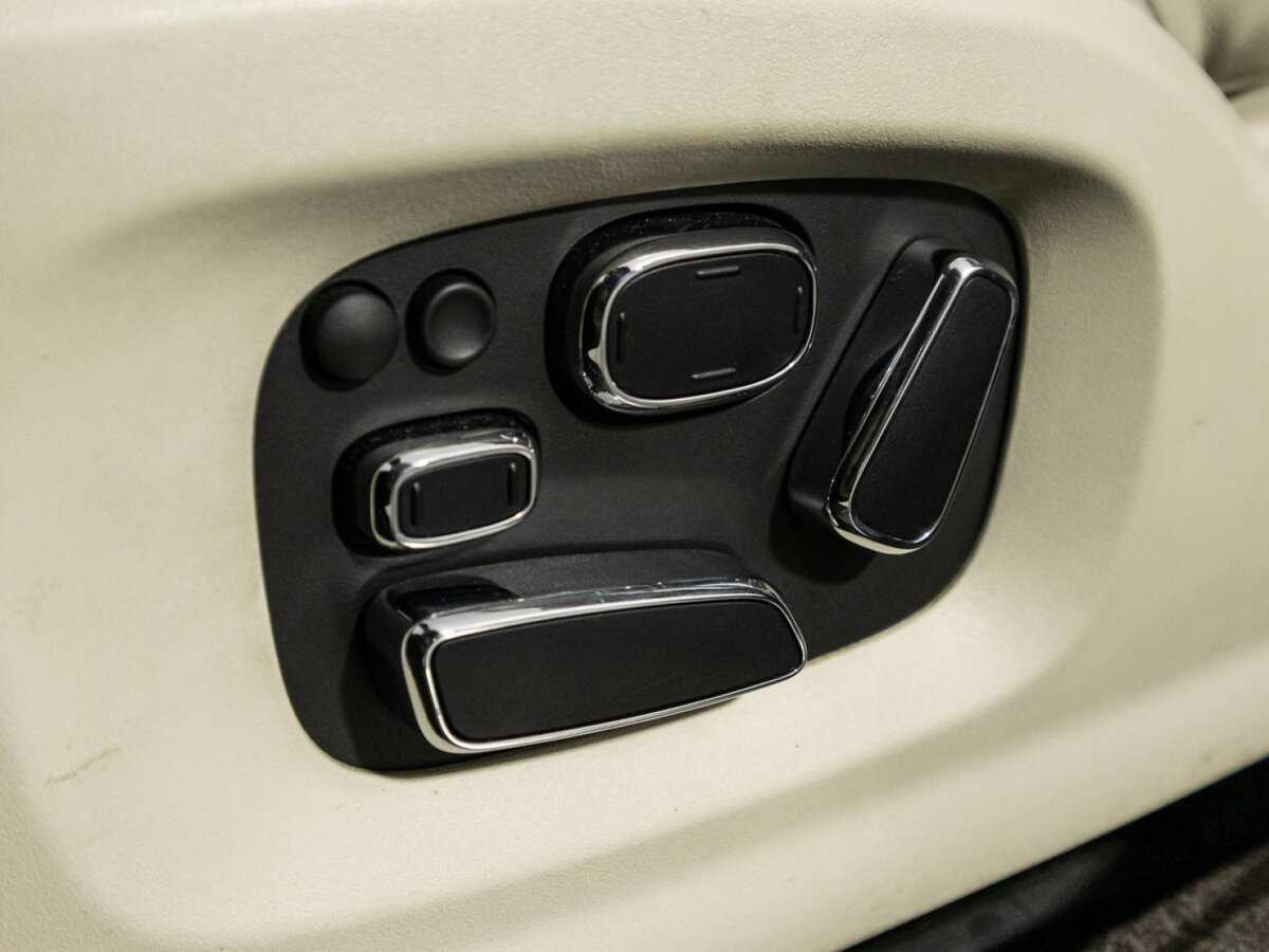 Jaguar XJ с пробегом — 2015 год. Фото: #16