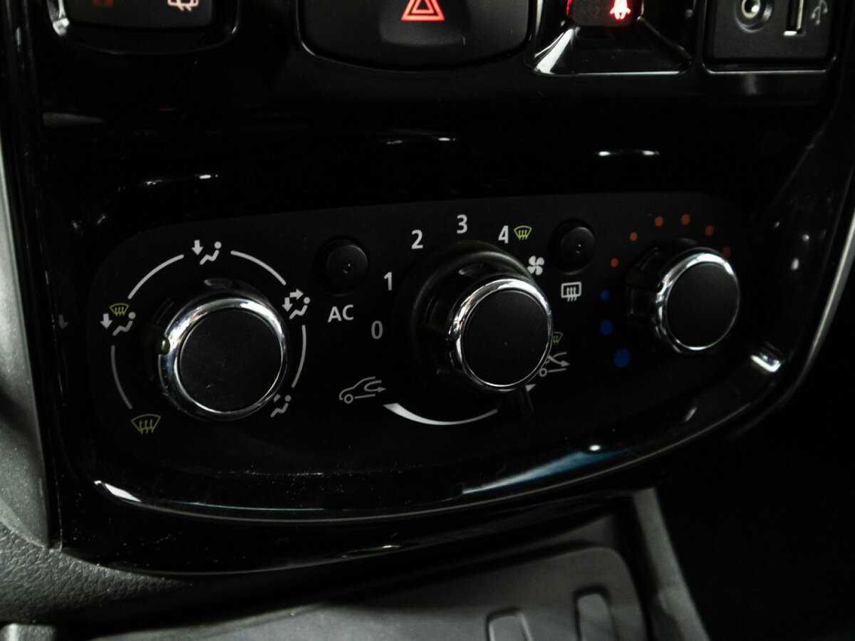 Nissan Terrano с пробегом — 2014 год. Фото: #15