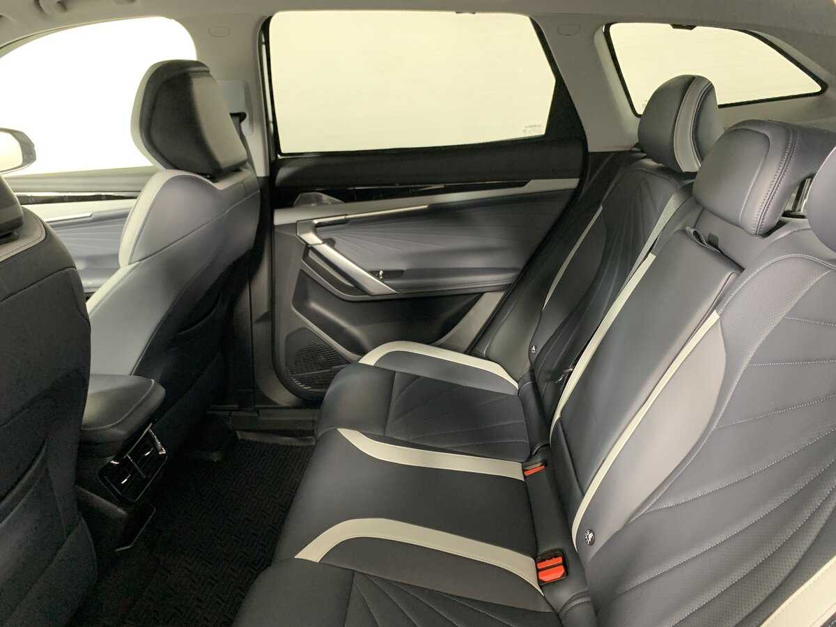 Geely Atlas с пробегом — 2023 год. Фото: #19