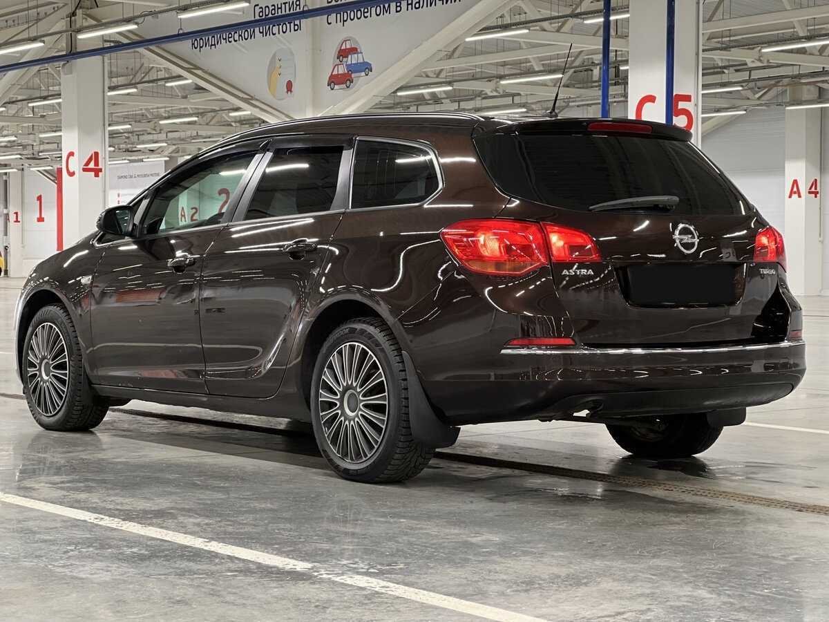 Opel Astra с пробегом — 2013 год. Фото: #6