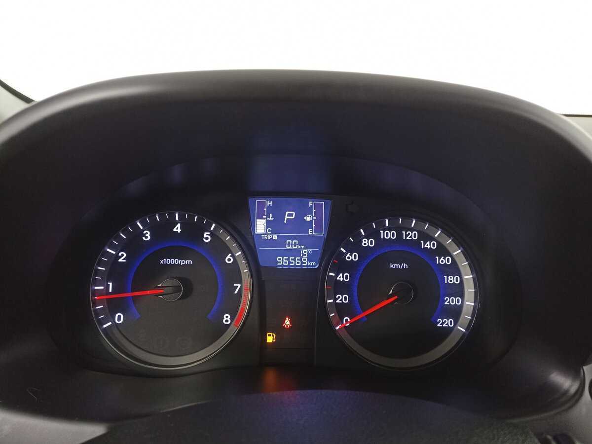 Hyundai Solaris с пробегом — 2016 год. Фото: #9