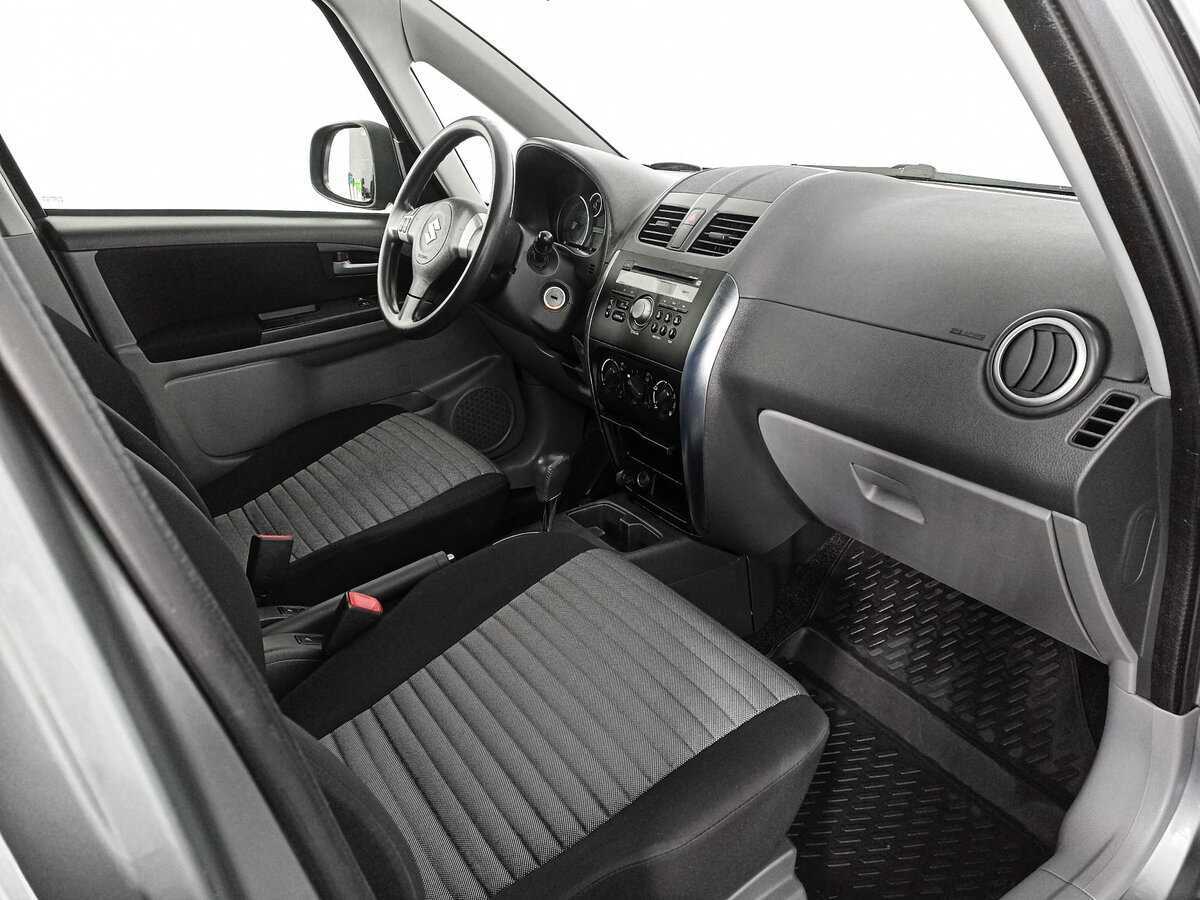 Suzuki SX4 с пробегом — 2012 год. Фото: #10
