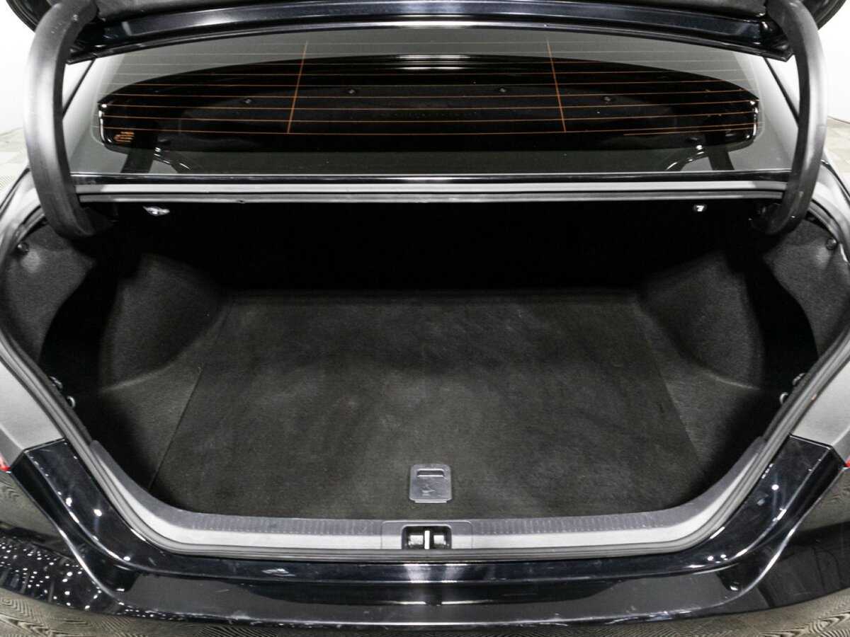 Toyota Camry с пробегом — 2019 год. Фото: #14