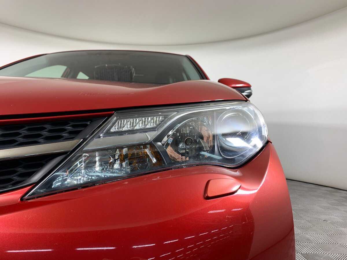 Toyota RAV4 с пробегом — 2013 год. Фото: #9