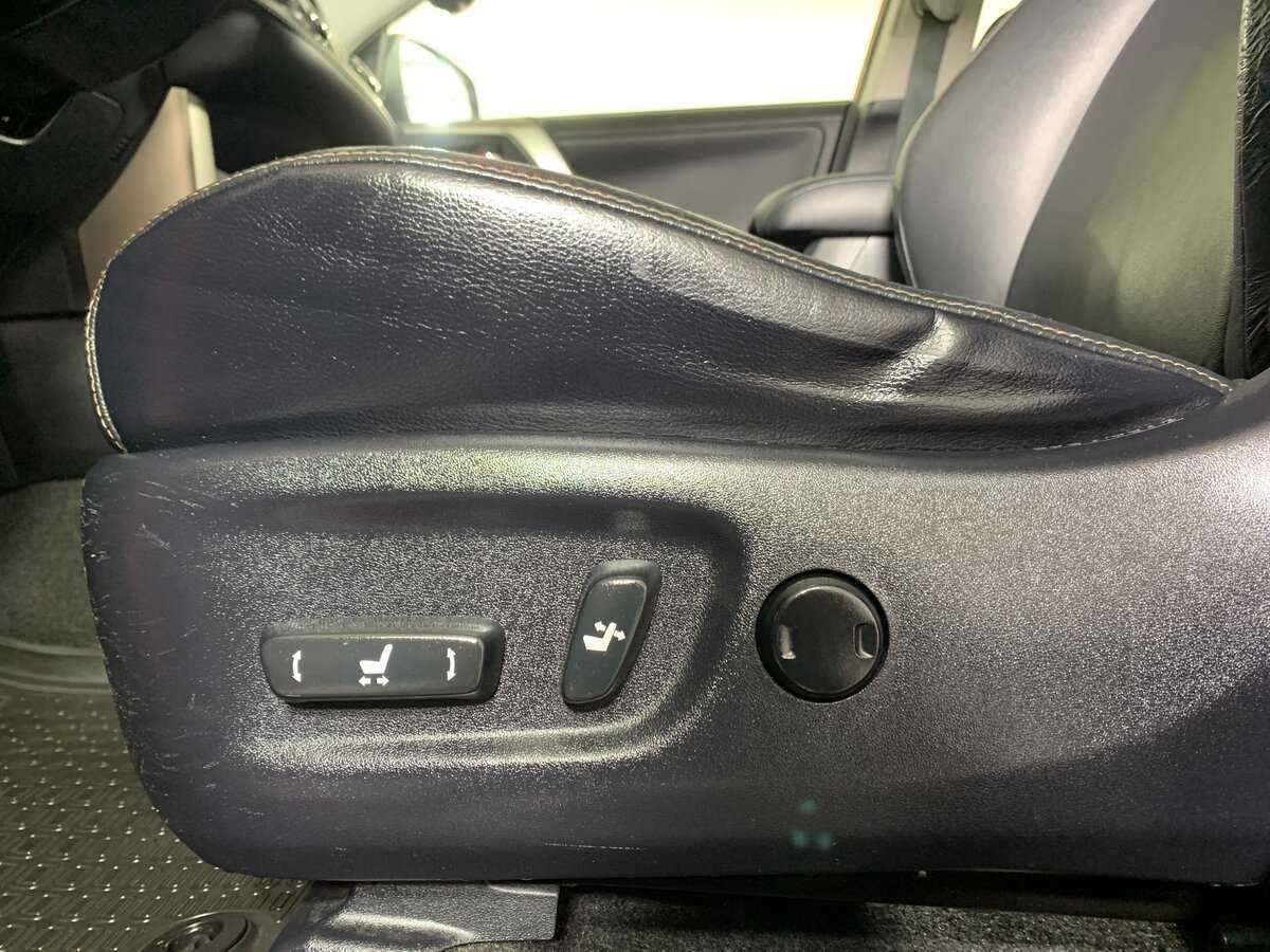 Toyota RAV4 с пробегом — 2013 год. Фото: #16