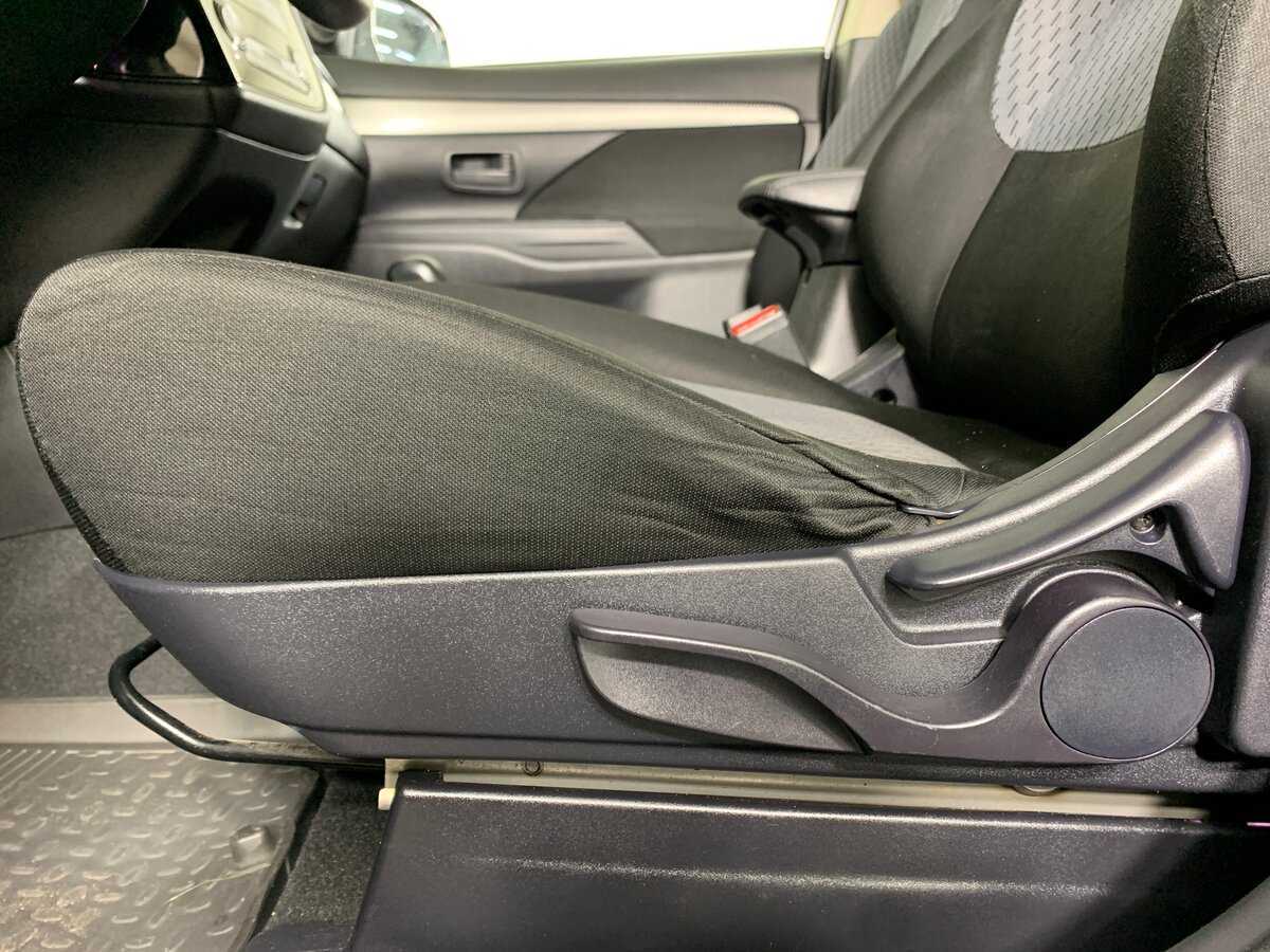 Mitsubishi Outlander с пробегом — 2013 год. Фото: #16