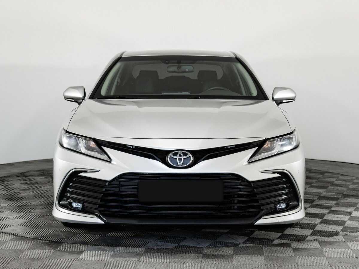 Toyota Camry с пробегом — 2021 год. Фото: #1