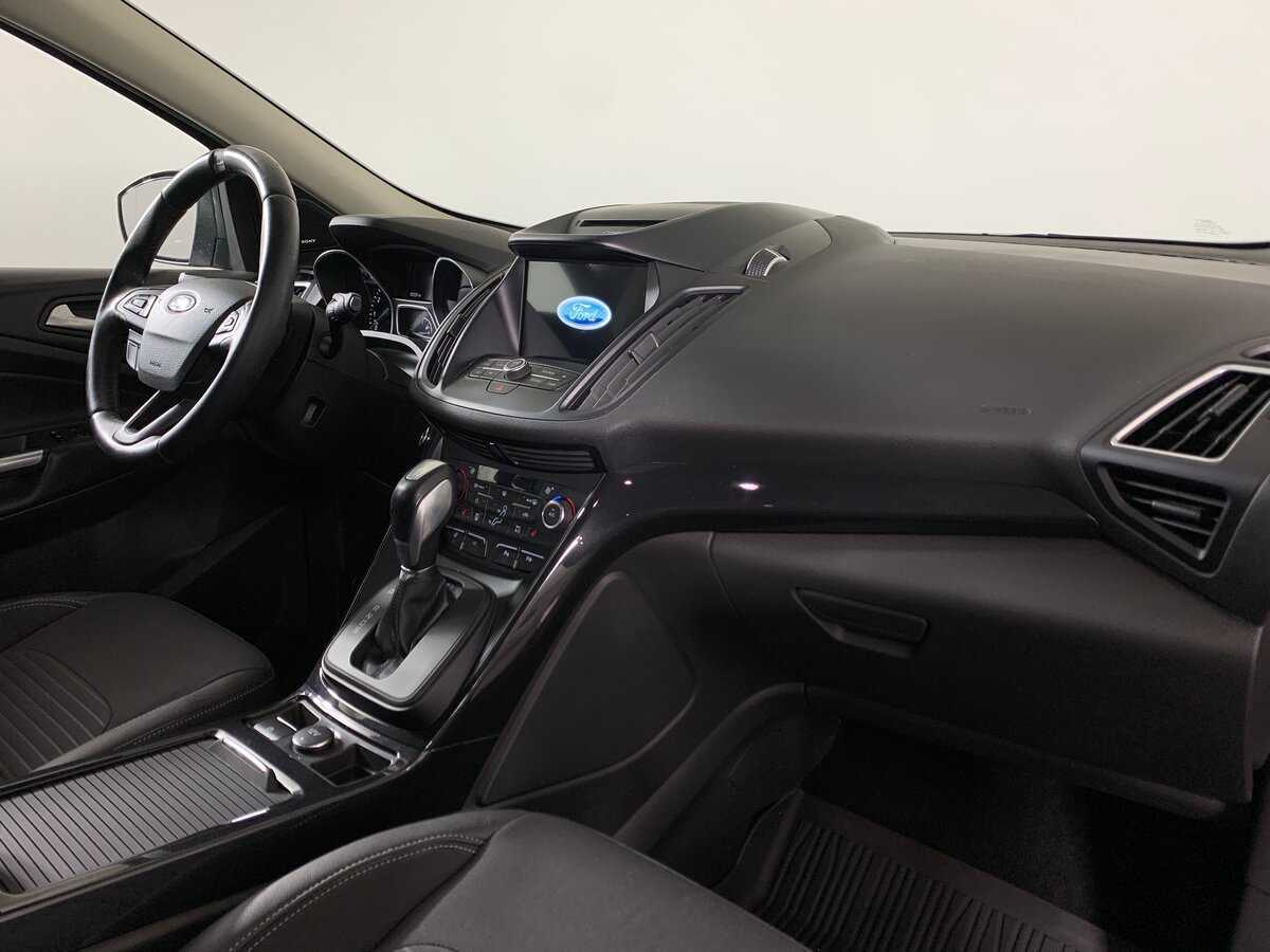 Ford Kuga с пробегом — 2017 год. Фото: #13