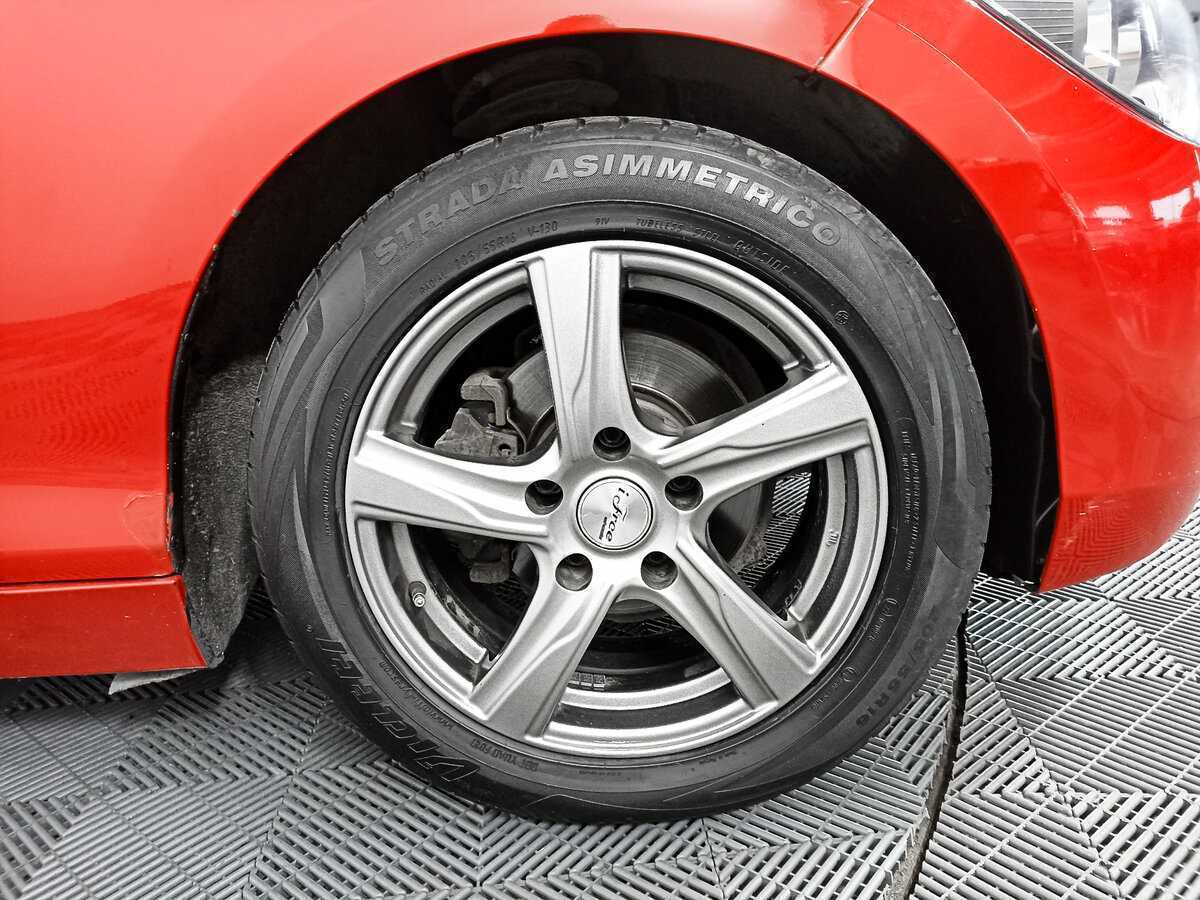 BMW 1 серии с пробегом — 2012 год. Фото: #17