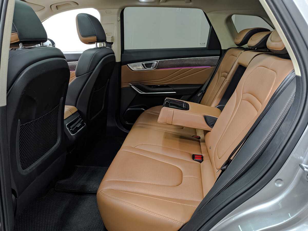 FAW Bestune T99 с пробегом — 2023 год. Фото: #17