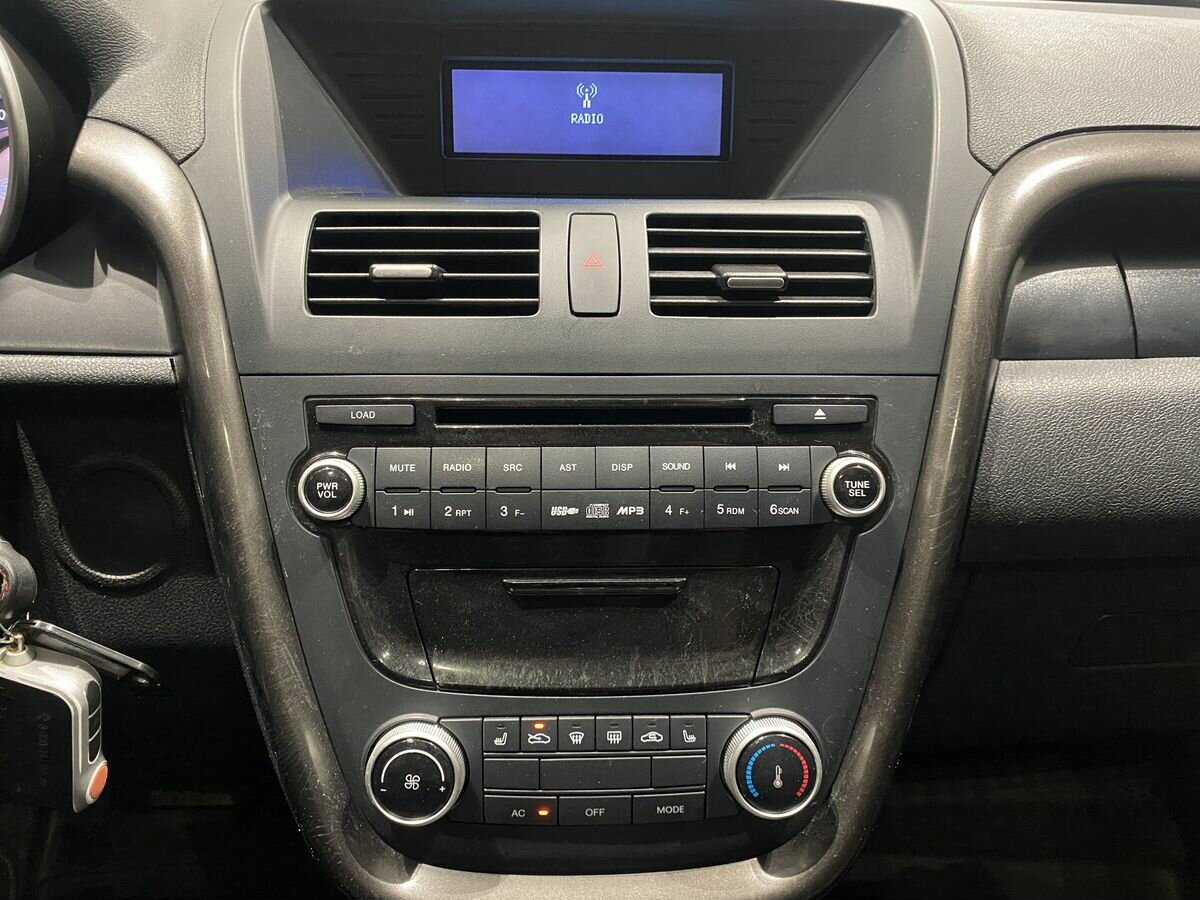 FAW Besturn X80 с пробегом — 2017 год. Фото: #14