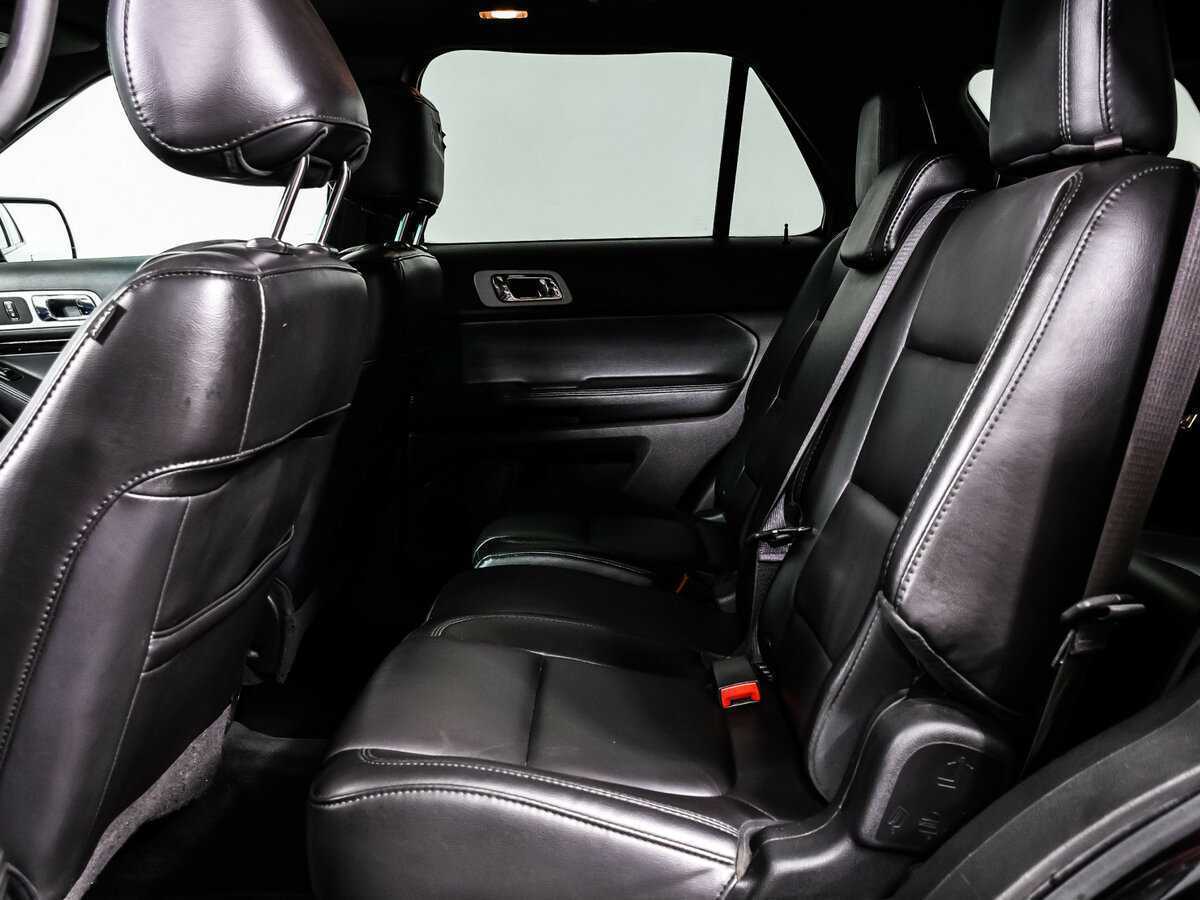 Ford Explorer с пробегом — 2014 год. Фото: #11