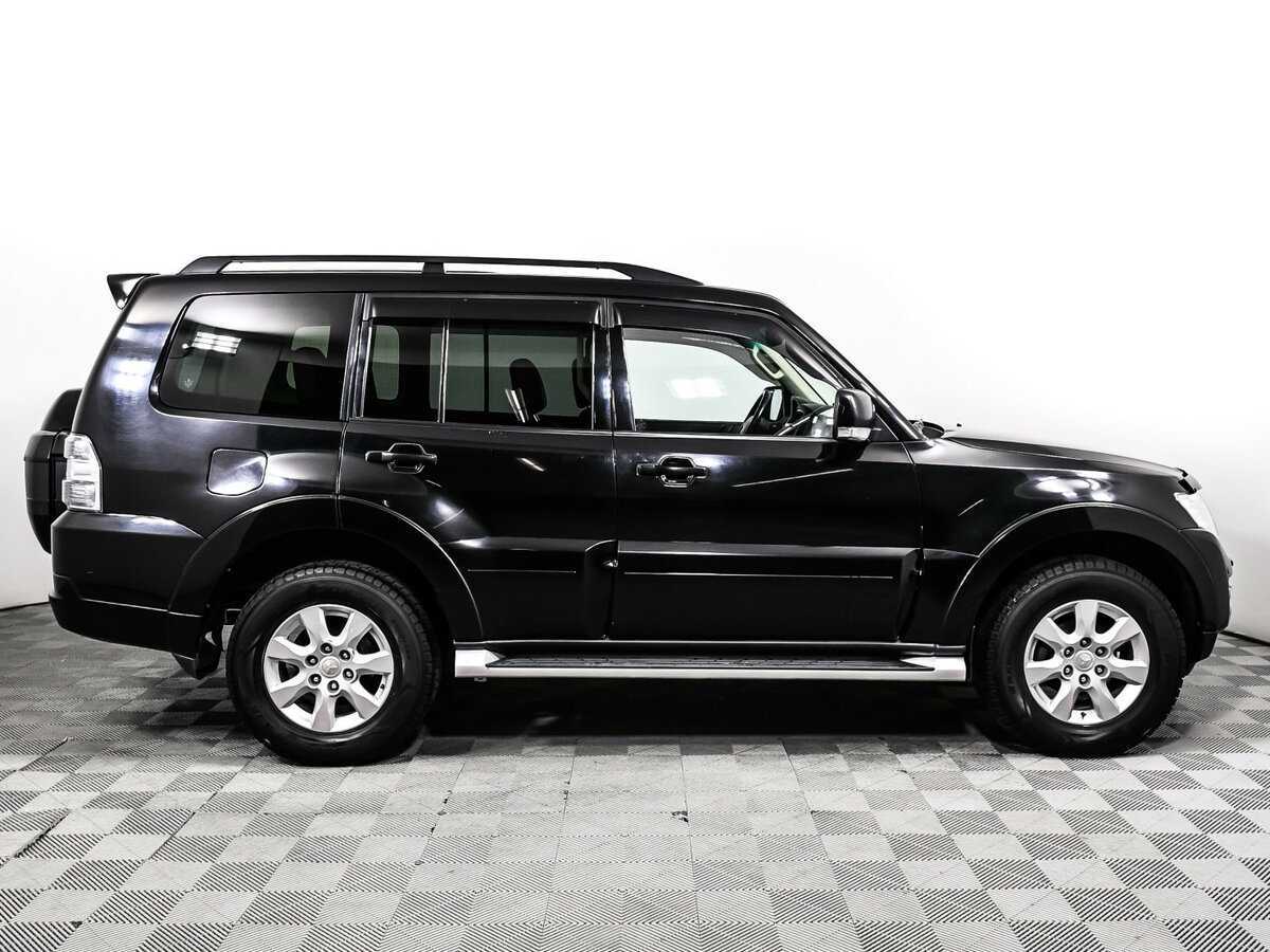 Mitsubishi Pajero с пробегом — 2015 год. Фото: #3