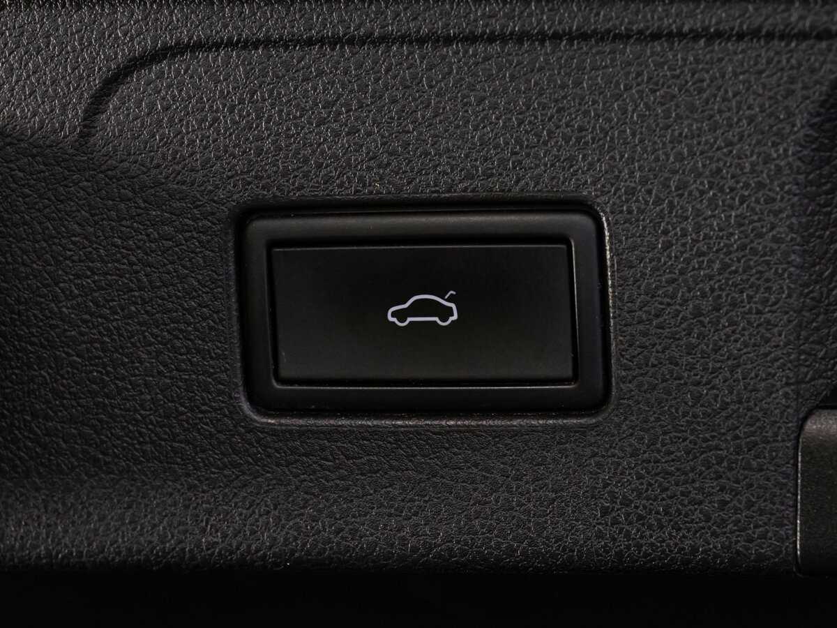 Volkswagen Passat с пробегом — 2020 год. Фото: #22