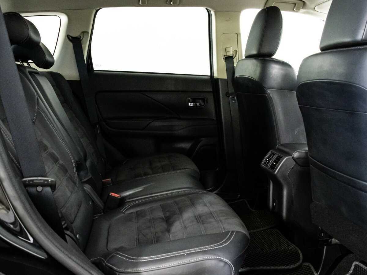 Mitsubishi Outlander с пробегом — 2021 год. Фото: #16