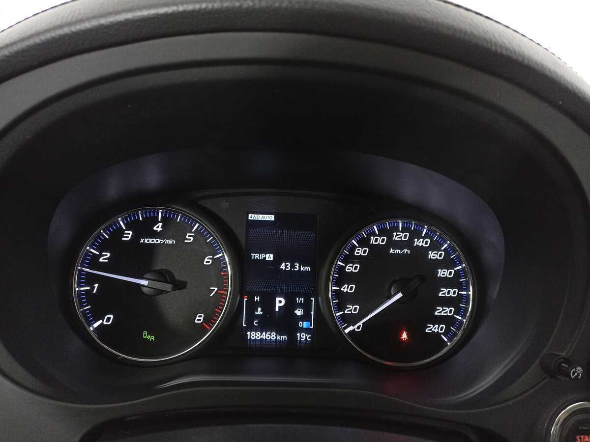 Mitsubishi Outlander с пробегом — 2017 год. Фото: #10