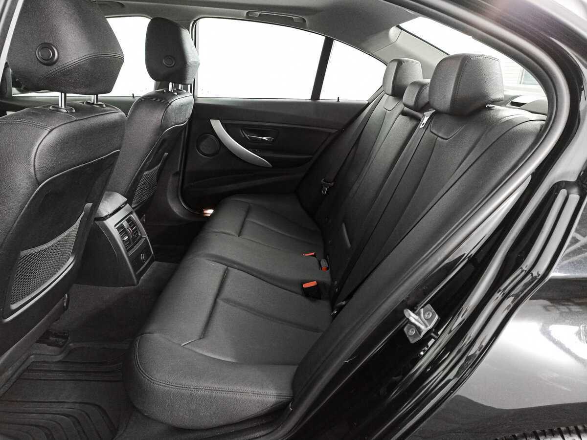 BMW 3 серии с пробегом — 2018 год. Фото: #9