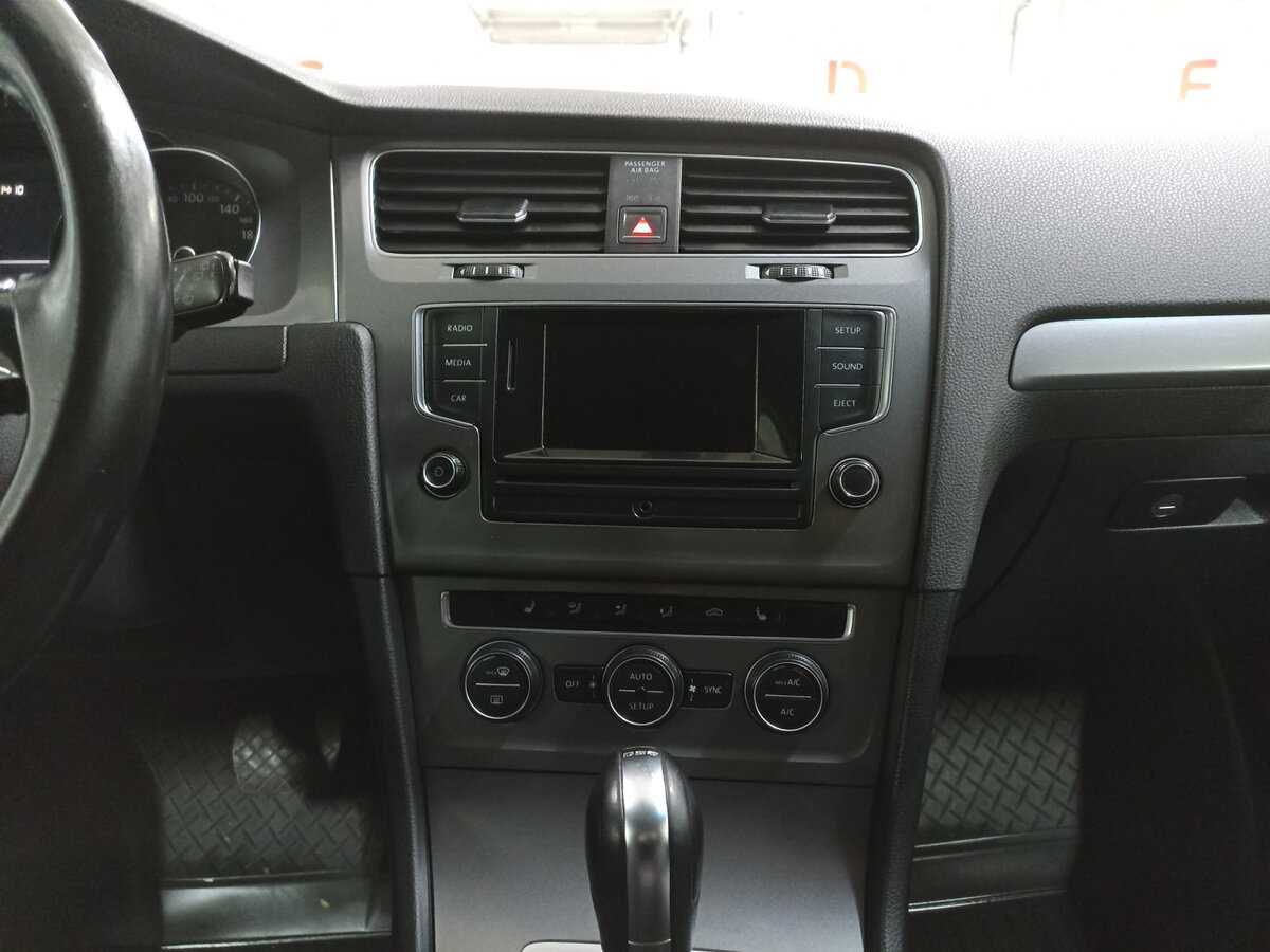 Volkswagen Golf с пробегом — 2013 год. Фото: #14