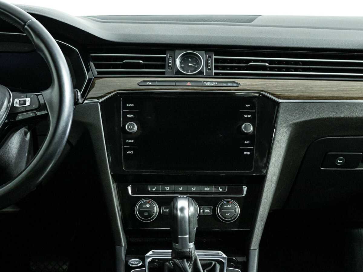 Volkswagen Passat с пробегом — 2017 год. Фото: #13